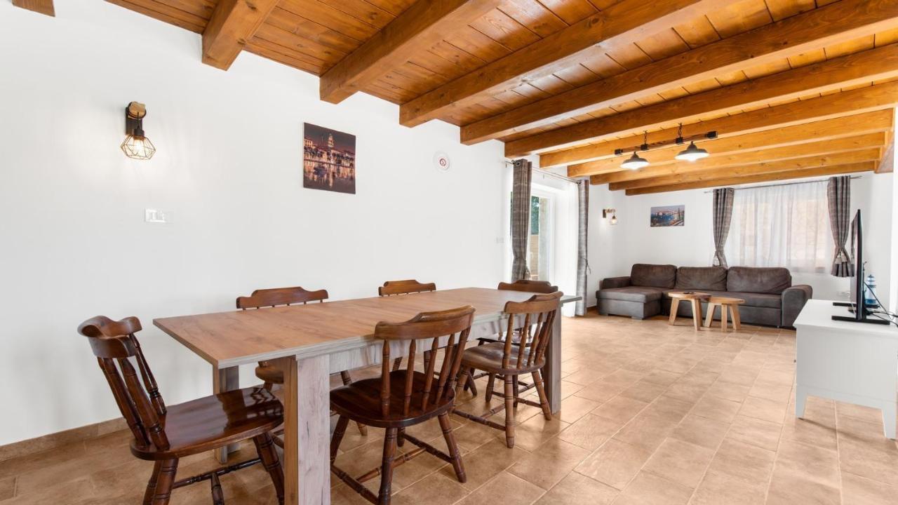 Holiday Home Lino Дайла Экстерьер фото